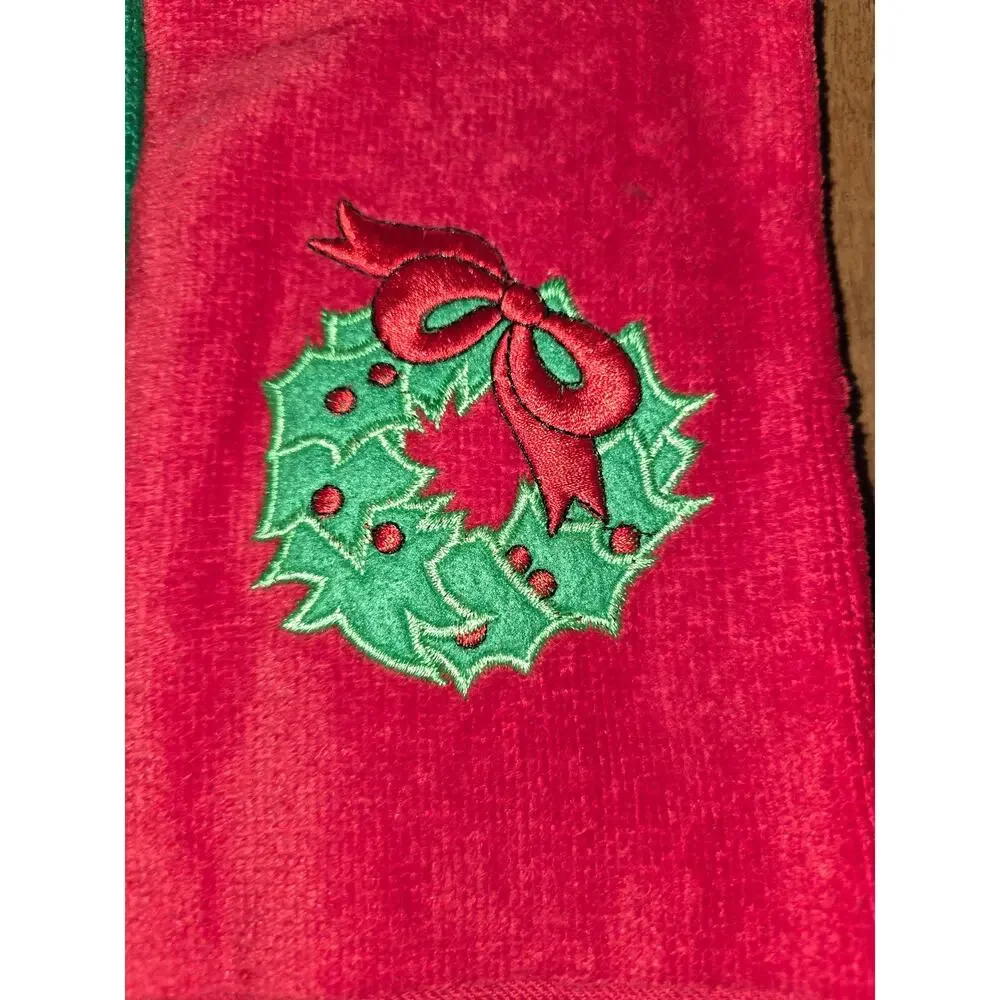 Christmas Hand Fingertip Towels Red Green Joy Wreath Guest Bathroom